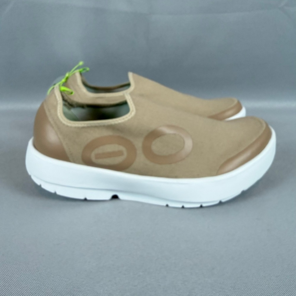 Oofos OOmg Eezee Recovery Sneakers Mens 10 Taupe White Slip-On Light Shoes NIB - Picture 5 of 8